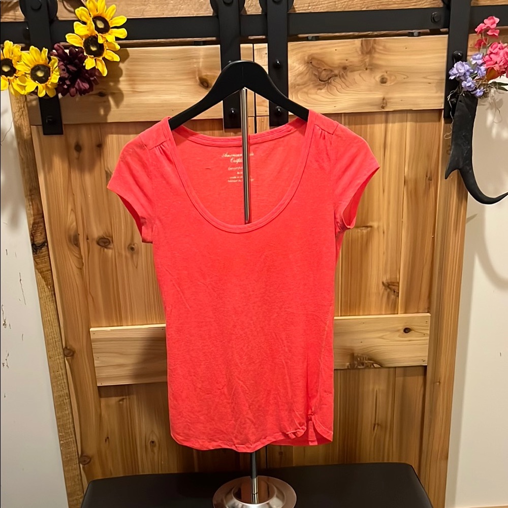 American Eagle Outfitters Coral Scoop Neck Tee